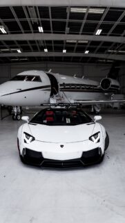 Luxury Manifestation and Wealth Success Vision Board Wallpaper