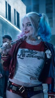 Stunning Margot Robbie High-Definition Mobile Wallpaper | Bestwallpapers.net