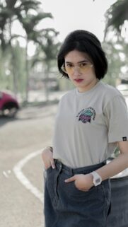 Stylish Girl in Beige T-shirt and Sunglasses Mobile Wallpaper