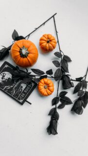 Mystical The Moon Tarot Card Aesthetic Dark Academia Halloween Wallpaper
