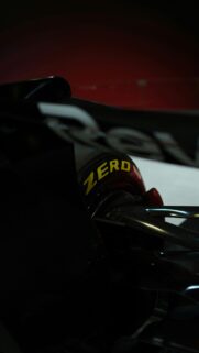Close-up Formula 1 Pirelli Tire Carbon Fiber Sport Wallpaper