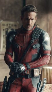 Ryan Reynolds High Quality Mobile Wallpaper – Sharp Portrait & Cinematic Style