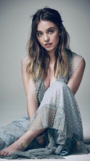 Sydney Sweeney Stunning Portrait Mobile Wallpaper – High Quality HD Background