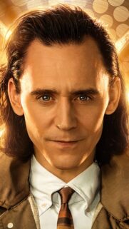 Tom Hiddleston 4K Mobile Wallpaper – Premium Portrait of the Iconic Actor