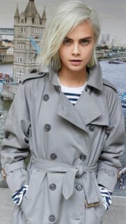 Cara Delevingne Portrait with Tower Bridge Background High Quality Mobile Wallpaper