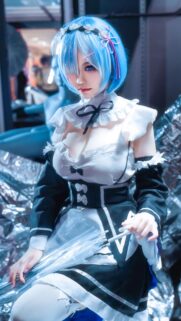 Stunning Rem Re Zero Maid Cosplay High Resolution Mobile Wallpaper