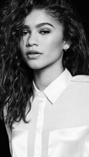 Stunning Zendaya Mobile Wallpaper 4K High Definition Free Download
