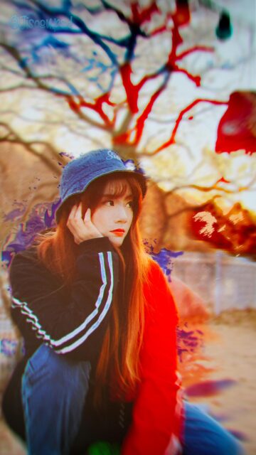 Aesthetic K-Pop Idol Girl in Bucket Hat Artistic Mobile Wallpaper
