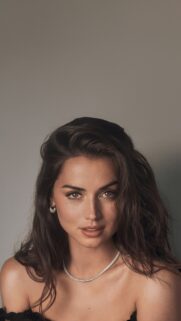 Ana de Armas Stunning 4K Mobile Wallpaper – High Quality Portrait for Phone