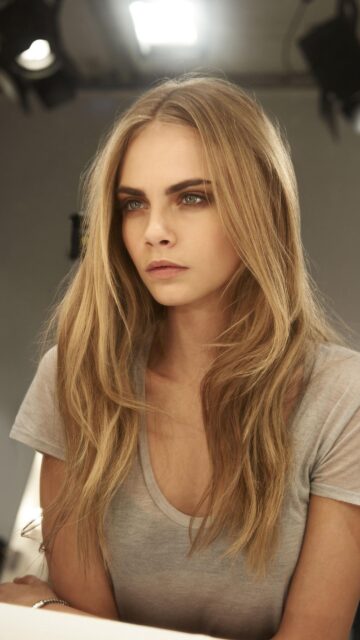 Stunning Portrait of Cara Delevingne High Resolution Mobile Wallpaper