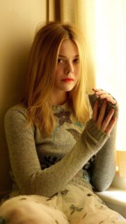 Stunning Elle Fanning 4K Mobile Wallpaper – High Quality Portrait Background