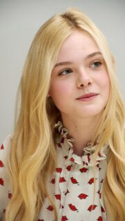 Elle Fanning High-Quality Mobile Wallpaper – Cinematic Portrait 4K for Phone