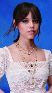 Jenna Ortega High-Quality Mobile Wallpaper – Stunning 4K Portrait for Your Phone
