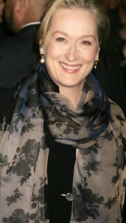 Meryl Streep High-Quality Mobile Wallpaper – Iconic Cinematic Portrait for Smartphone