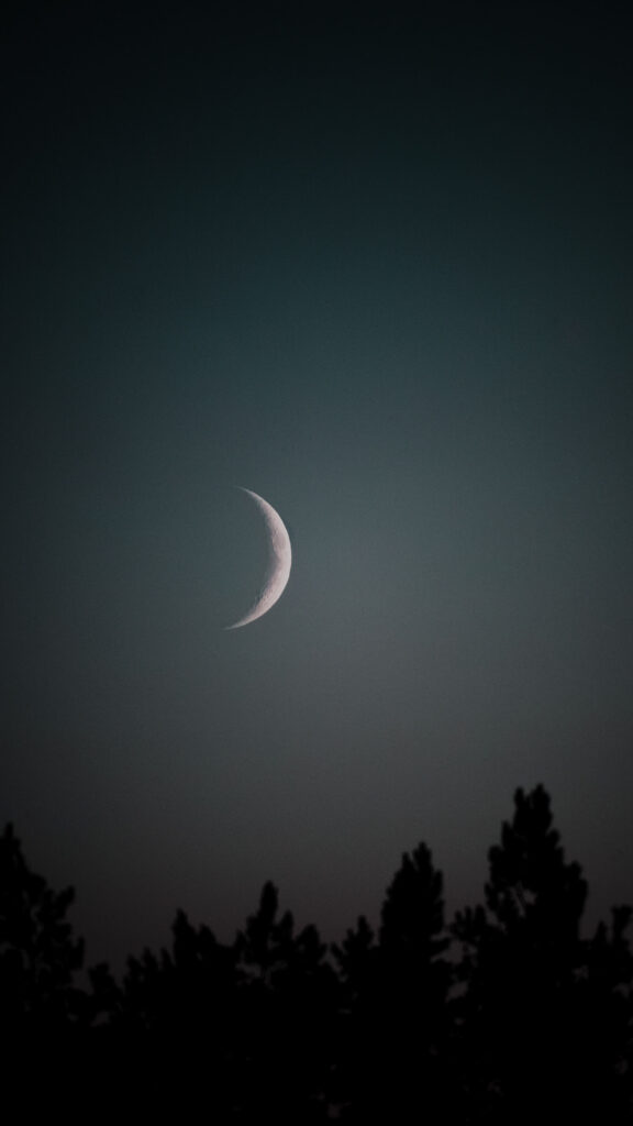 Cancer Moon Zodiac Energy Aesthetic Spiritual Crescent Moon Wallpaper