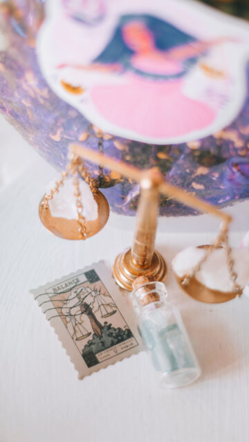 Libra Zodiac Sign Healing Crystal Balance Aesthetic Wallpaper