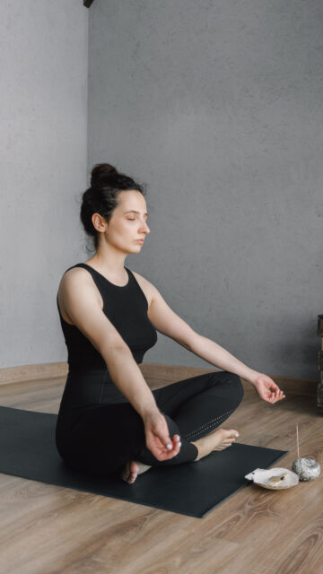 Black Chakra Energy Zen Meditation for Mindful Soul Connection Wallpaper
