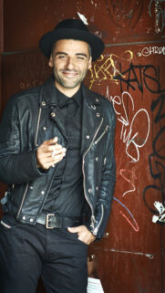 Oscar Isaac Leather Jacket Portrait Mobile Wallpaper