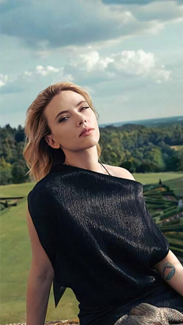 Elegant Scarlett Johansson Scenic Portrait Mobile Wallpaper