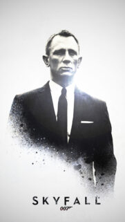 Daniel Craig as James Bond in Skyfall Mobile Wallpaper