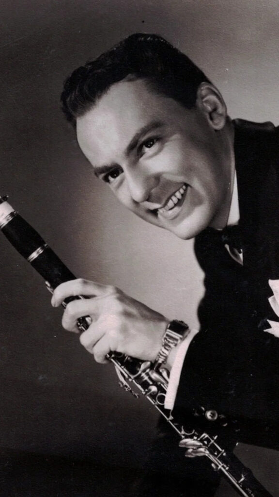 Portrait of Legendary Clarinetist Artie Shaw Mobile Wallpaper