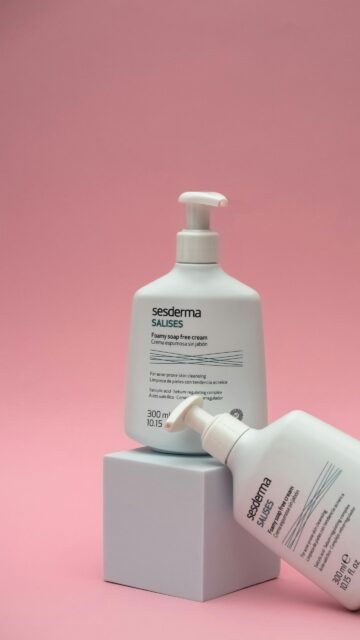 Minimalist Sesderma Skincare Product Beauty Aesthetic Wallpaper
