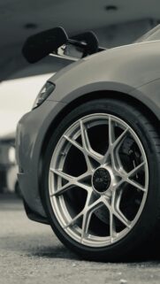 Stunning Porsche 911 GT3 RS Silver Wheel Close-up Mobile Wallpaper