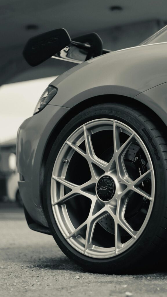 Stunning Porsche 911 GT3 RS Silver Wheel Close-up Mobile Wallpaper