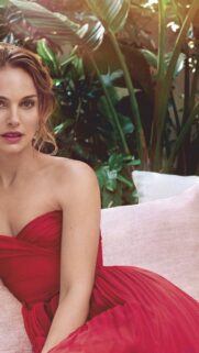 Stunning Natalie Portman 4K Mobile Wallpaper – High Quality Portrait Background