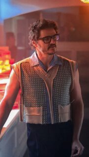 High Quality Pedro Pascal Mobile Wallpaper – Stunning 4K Portrait for Your Phone