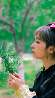Dreamy Girl with Wildflowers Nature Aesthetic Portrait Mobile Wallpaper