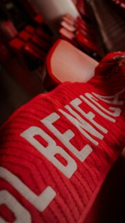 SL Benfica Red Football Scarf Close-Up Phone Wallpaper