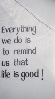 Everything Life is Good Law of Attraction Positive Manifestation Wallpaper