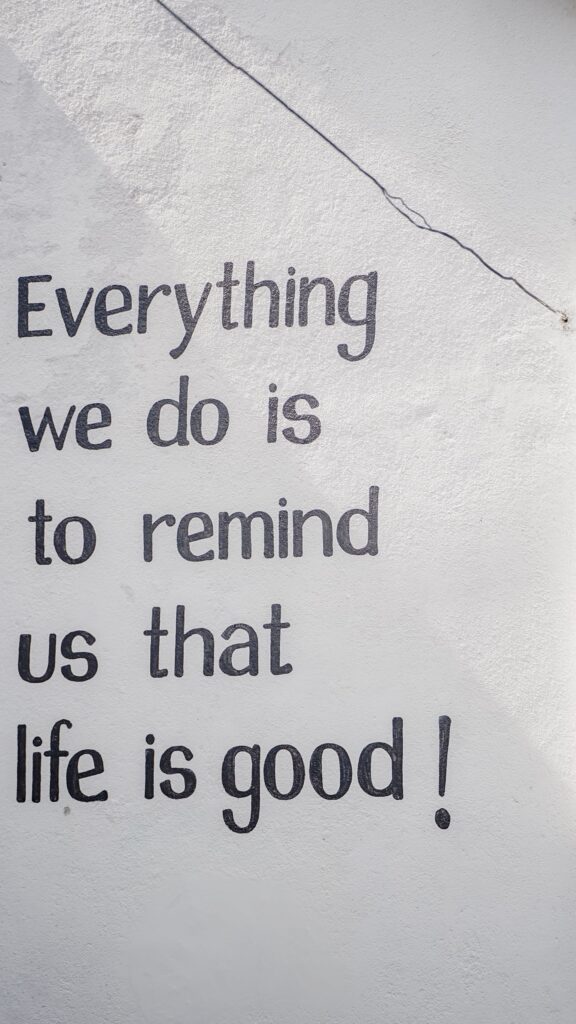 Everything Life is Good Law of Attraction Positive Manifestation Wallpaper