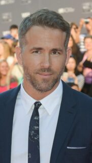 Ryan Reynolds High Quality Mobile Wallpaper – Sharp Portrait & Cinematic Style