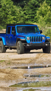 Blue Jeep Gladiator Rubicon Off-Road Mobile Wallpaper