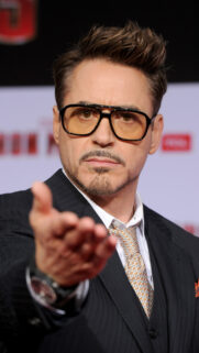 Robert Downey Jr. Red Carpet Portrait Mobile Wallpaper