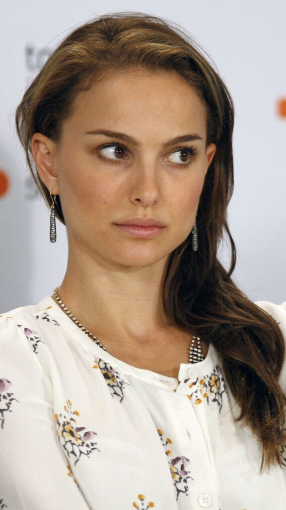 Natalie Portman Close-Up Portrait Mobile Wallpaper