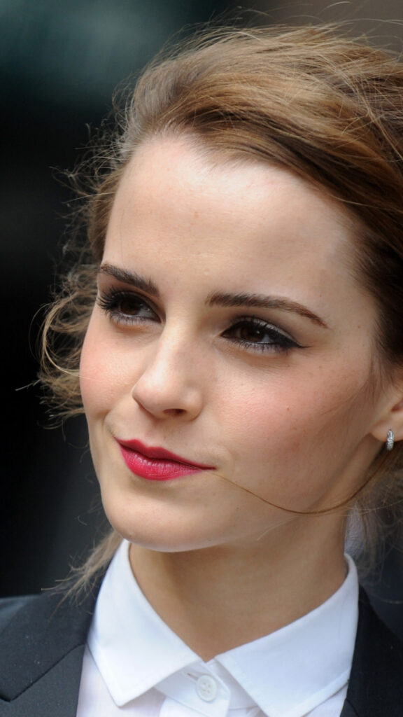 Close-up Portrait of Emma Watson Mobile Wallpaper