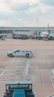 American Airlines Airport Tarmac Logistics Service View Wallpaper