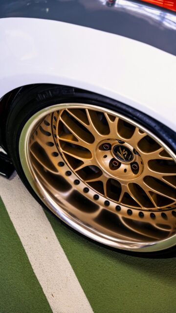 Stunning Gold Work VS Wheels Car Rim Luxury Mobile Wallpaper