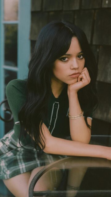 Jenna Ortega Portrait Aesthetic Mobile Wallpaper High Resolution