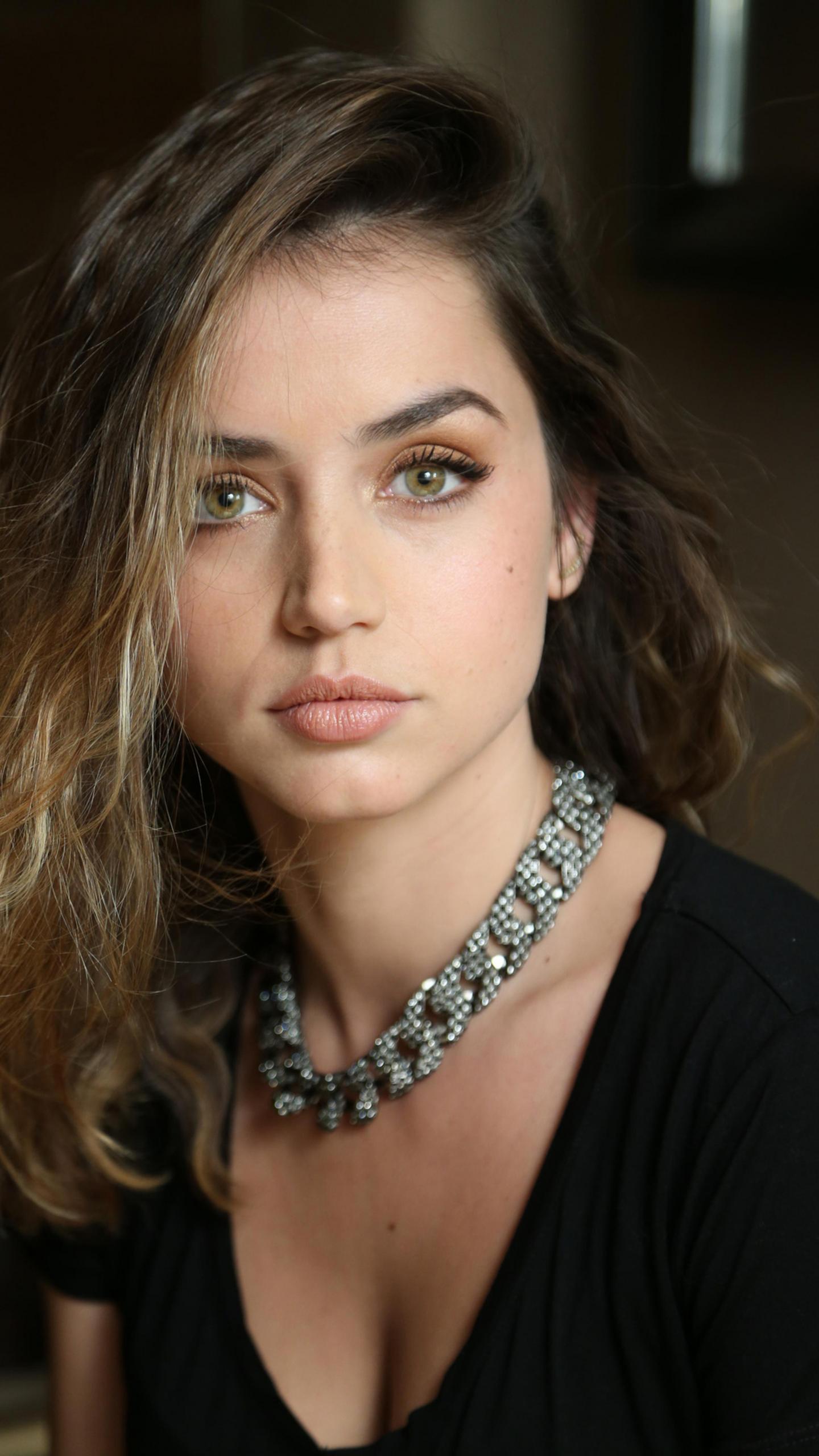 Stunning Close Up Portrait of Ana de Armas High Resolution Wallpaper