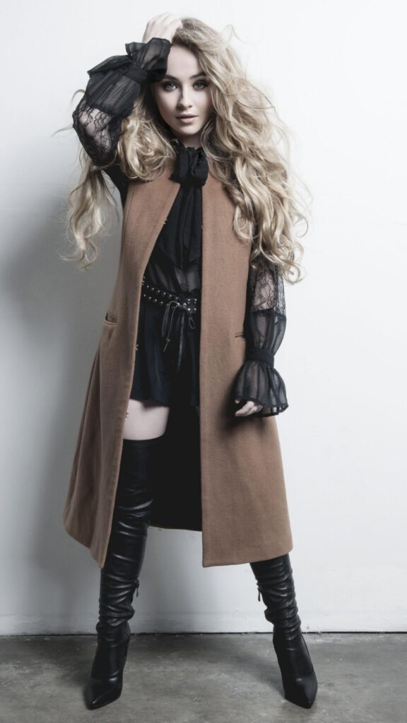 Sabrina Carpenter Fashion Portrait High Resolution Mobile Wallpaper