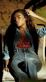 Stunning Madison Beer Portrait Aesthetic Mobile Wallpaper HD