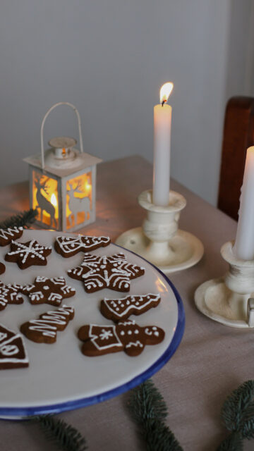 Sagittarius Fire Spirit: Adventurous Holiday Gingerbread Zodiac Wallpaper