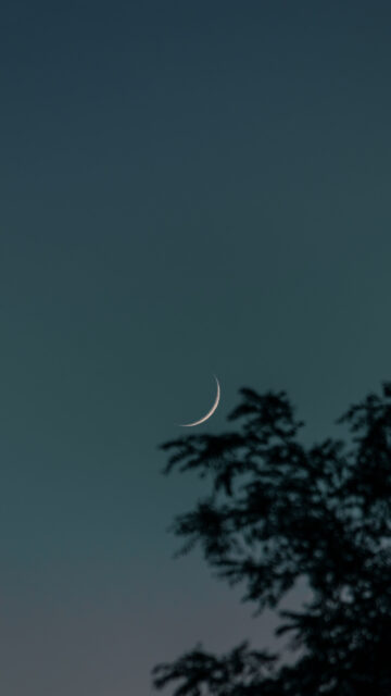 Waning Crescent Moon Spiritual Aesthetic and Lunar Energy Mobile Wallpaper