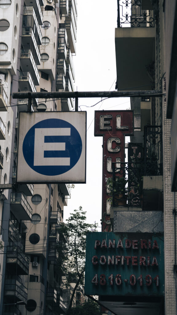 Aquarius Air Sign Aesthetic Minimalist Street Urban Vibes Wallpaper