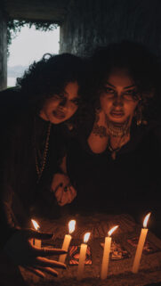 Gemini Duality Zodiac Energy and Tarot Manifestation Wallpaper