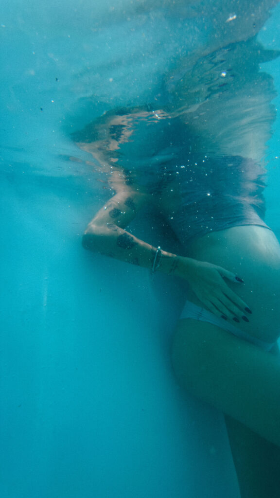 Aquarius Energy: Ethereal Underwater Zodiac Aesthetic Mobile Wallpaper